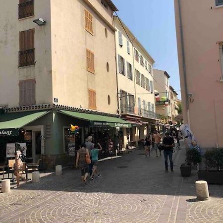 Old Antibes, One Bed App, In Front Of The Port! Apartman Kültér fotó